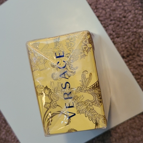 Versace fragrance - Picture 3 of 3